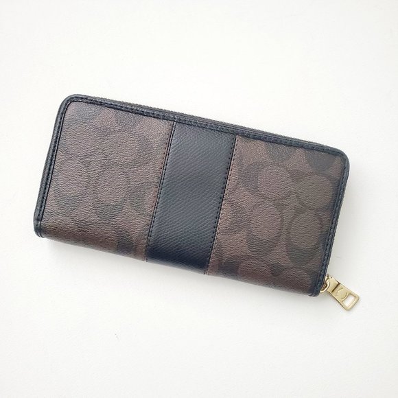 Coach Accordion Zip Wallet - Picture 2 of 3